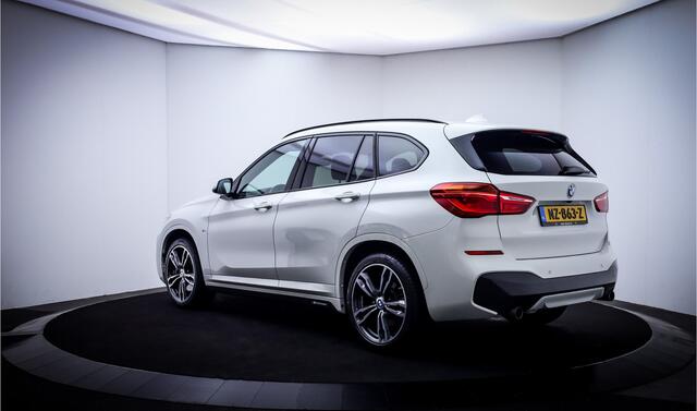 BMW X1 20iA M-SPORT High Executive FULL LED | CAMERA | HEAD UP | NAVI | STOELVERW | LEDER | ELEK KLEP | LMV 19''