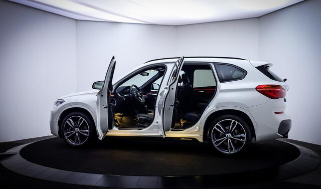 BMW X1 20iA M-SPORT High Executive FULL LED | CAMERA | HEAD UP | NAVI | STOELVERW | LEDER | ELEK KLEP | LMV 19''