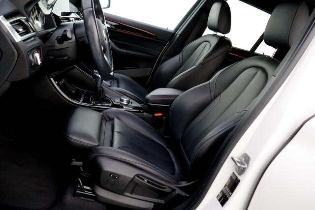 BMW X1 20iA M-SPORT High Executive FULL LED | CAMERA | HEAD UP | NAVI | STOELVERW | LEDER | ELEK KLEP | LMV 19''