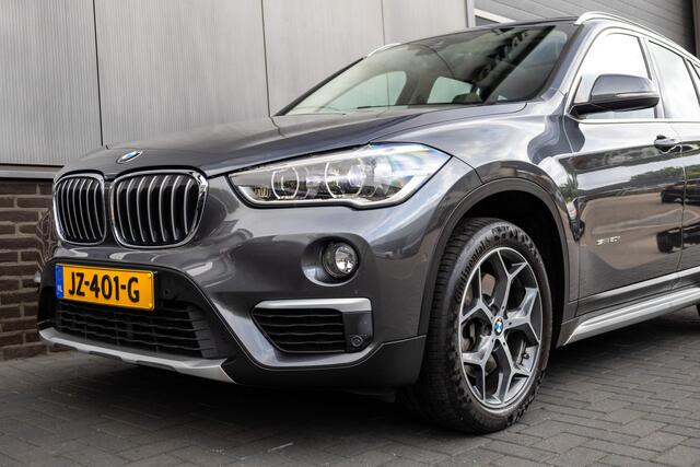 BMW X1 sDrive20i 192 pk Centennial High Executive / NL-Auto/ Dealer.Ond/ Pano-Dak/ Leder/ Sport-Stoele/ Stoel.Verw/ Head-Up/ Led-Verlichting/ Trekhaak