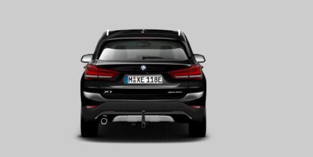 BMW X1 xDrive25e High Executive xline - Trekhaak - Panoramadak - Parking/Driving Assistant - Cruise control - Sportstoelen - Elektrisch verwarmde voorstoelen - Getinte Ruiten - Hifi - Elektrische achterklep -