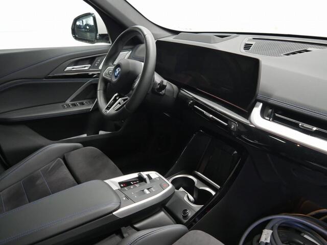 BMW X1 xDrive25e M-Sport Pro | Panorama | 19" | Massage | Harman Kardon |Voorbereiding Driving Assistant Plus