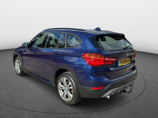 BMW X1 sDrive18i Executive Business [ Sportzetels Nav Trekhaak ]