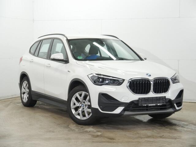 BMW X1 xDrive25e | Camera | CarPlay | Head-Up | Hifi | Stoelverwarming | Trekhaak