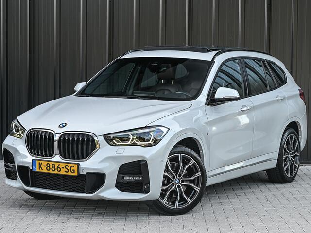 BMW X1 xDrive25i HIGH EXECUTIVE | HEAD-UP | COMFORT ACCESS | LEDER | CAMERA | ACTIVE CRUISE | AMBIANCE INTERIEUR | MEMORY SEATS | HARMAN/KARDON | PANORAMADAK