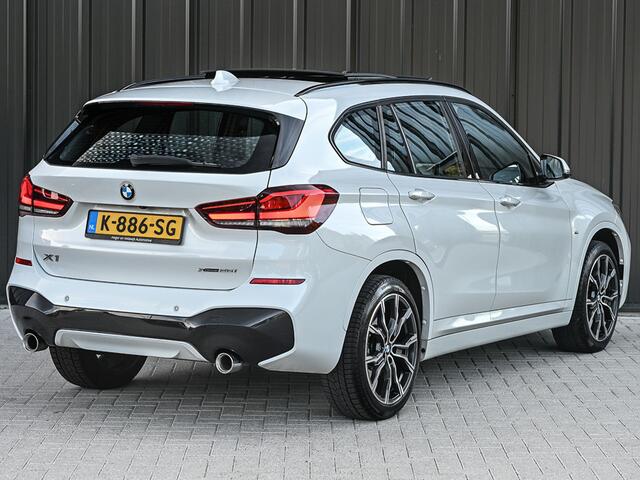 BMW X1 xDrive25i HIGH EXECUTIVE | HEAD-UP | COMFORT ACCESS | LEDER | CAMERA | ACTIVE CRUISE | AMBIANCE INTERIEUR | MEMORY SEATS | HARMAN/KARDON | PANORAMADAK
