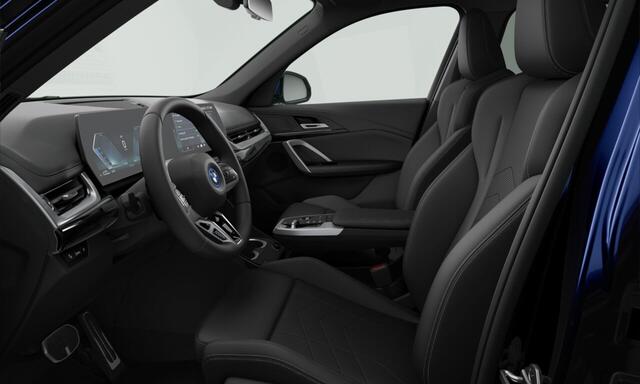 BMW X1 xDrive25e | 20 Inch | M-Sportpakket Pro | Premium Pack | Travel Pack | Trekhaak