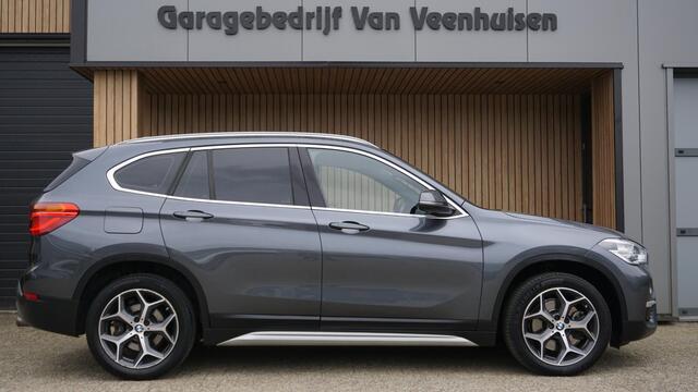 BMW X1 xDrive20i 192pk High Executive X-Line Pano.dak Leder Head-up 18inch LM LED Groot Navi *NL auto* 116155km!