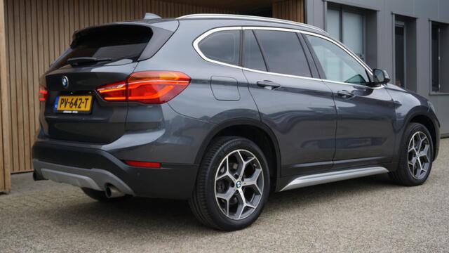 BMW X1 xDrive20i 192pk High Executive X-Line Pano.dak Leder Head-up 18inch LM LED Groot Navi *NL auto* 116155km!