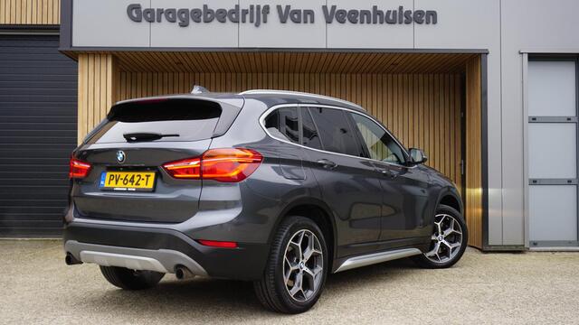 BMW X1 xDrive20i 192pk High Executive X-Line Pano.dak Leder Head-up 18inch LM LED Groot Navi *NL auto* 116155km!