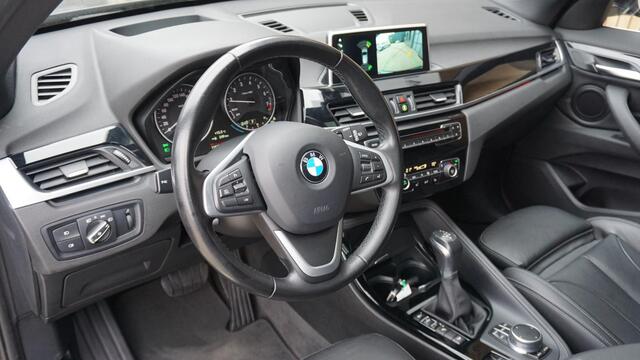 BMW X1 xDrive20i 192pk High Executive X-Line Pano.dak Leder Head-up 18inch LM LED Groot Navi *NL auto* 116155km!