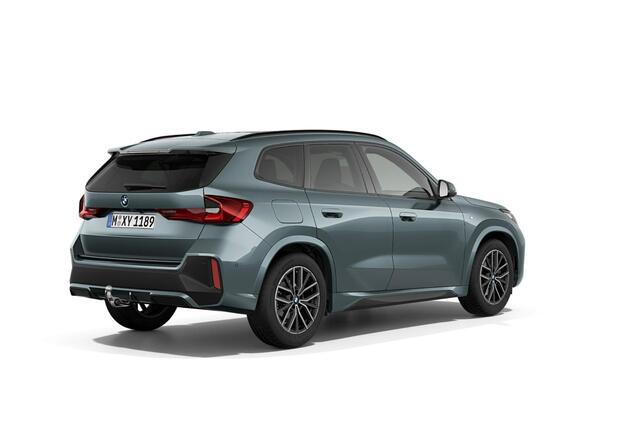 BMW X1 xDrive23i M-Sport / Driving Assistant Professional / Head-Up / Koplampen Adaptief / Glazen panoramadak / Harman Kardon / Elektrisch verstelbare stoelen / Stoelmassage / Wegklapbare Trekhaak