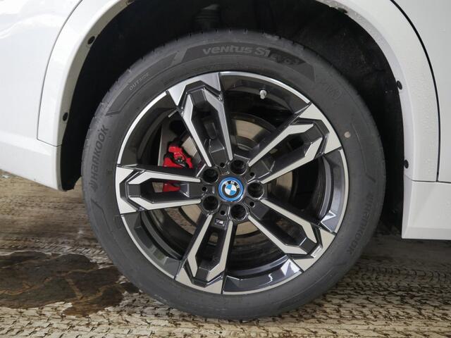 BMW X1 xDrive30e | Panorama | Wit metallic | M-Sport Pro | Trekhaak | Harman/kardon | 360 cam | Co Pilot