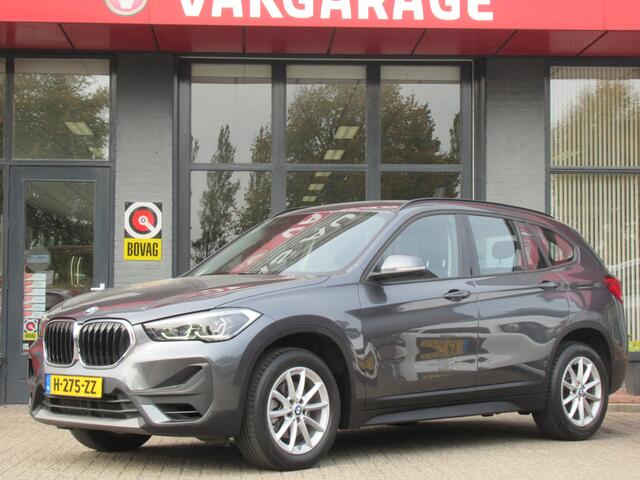 BMW X1 sDrive18i Executive Edition | Clima-Airco | Navigatie | Parkeersensoren | Incl. BOVAG Garantie | Head-Up Display | DAB+ |