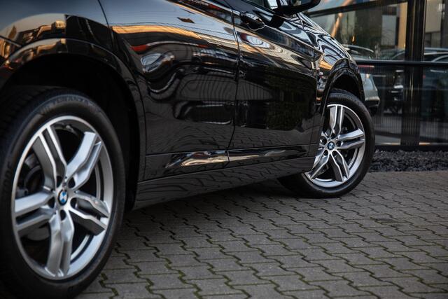 BMW X1 sDrive18i High Executive Edition M-Sport , Sfeerverlichting, Stoelverwarming, Head-up display,