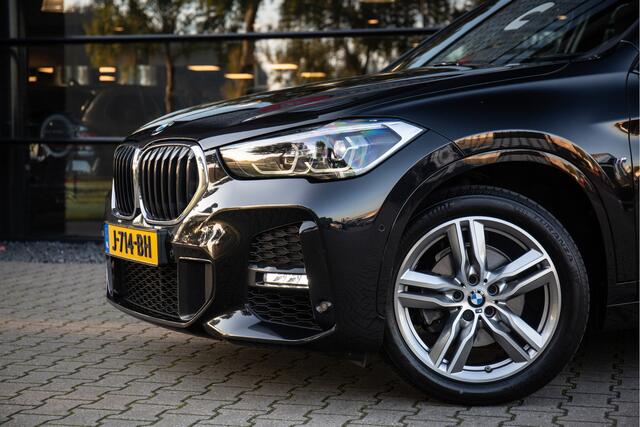 BMW X1 sDrive18i High Executive Edition M-Sport , Sfeerverlichting, Stoelverwarming, Head-up display,
