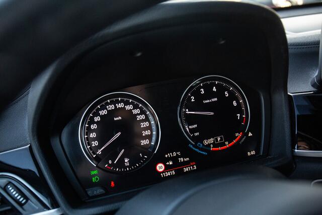 BMW X1 sDrive18i High Executive Edition M-Sport , Sfeerverlichting, Stoelverwarming, Head-up display,