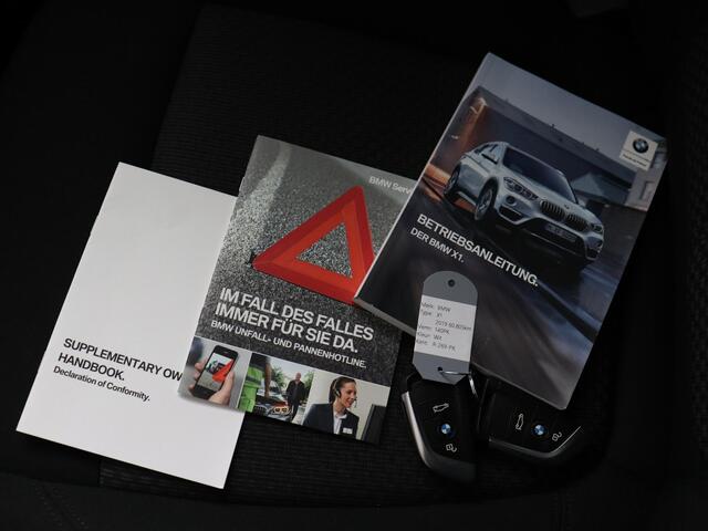 BMW X1 sDrive18i High Executive Automaat Panodak | Trekhaak