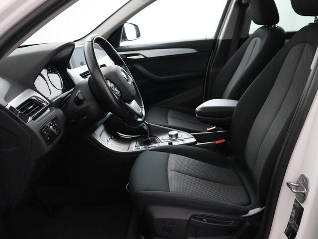 BMW X1 sDrive18i High Executive Automaat Panodak | Trekhaak