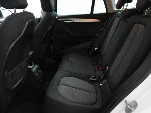 BMW X1 sDrive18i High Executive Automaat Panodak | Trekhaak