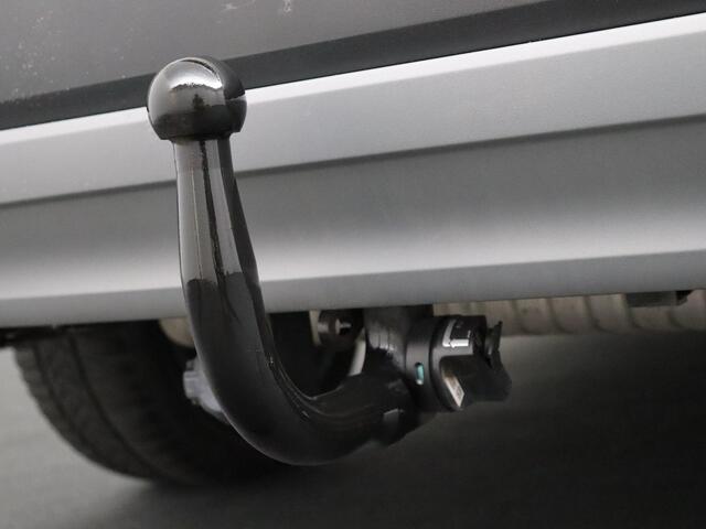 BMW X1 sDrive18i High Executive Automaat Panodak | Trekhaak