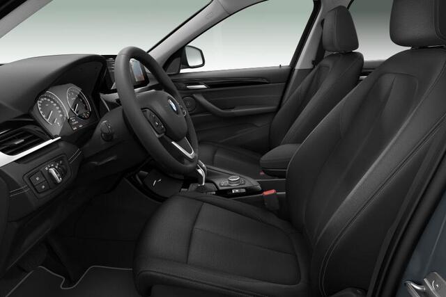 BMW X1 sDrive20i High Executive / xLine / Parking Pack / Audio Media Pack / Panoramadak