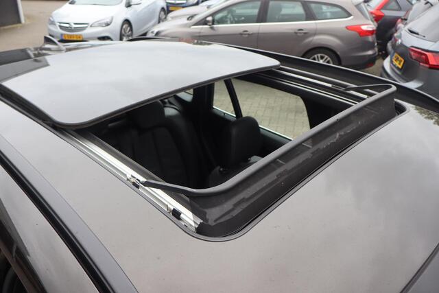 BMW X1 sDrive20i High Executive Panoramadak, Schuif- kanteldak, Navigatie, Camera, Lederen interieur, Stoelverwarming