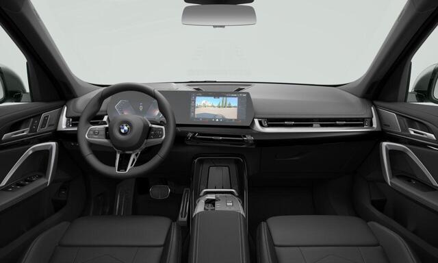 BMW X1 xDrive23i High Executive | M Sportpakket Pro | Trekhaak | Panoramadak | Harman Kardon | Innovation Pack | Comfort Pack | Travel Pack