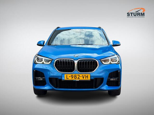 BMW X1 sDrive18i High Executive M Sport | Trekhaak Afneembaar | Sportstoelen | Navigatie Full-Map | 18'' Velgen | Elek. Achterklep | Stoelverwarming | Rijklaarprijs!