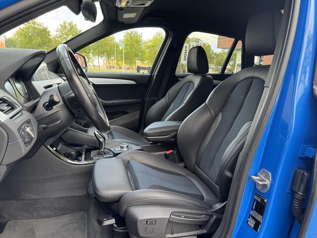 BMW X1 sDrive18i High Executive M Sport | Trekhaak Afneembaar | Sportstoelen | Navigatie Full-Map | 18'' Velgen | Elek. Achterklep | Stoelverwarming | Rijklaarprijs!