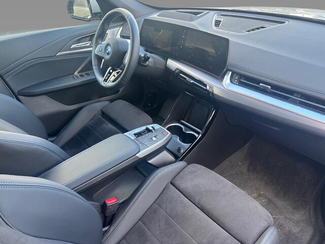 BMW X1 xDrive30e M-Sport / Opendak / HUD / HarmanKardon / ACC