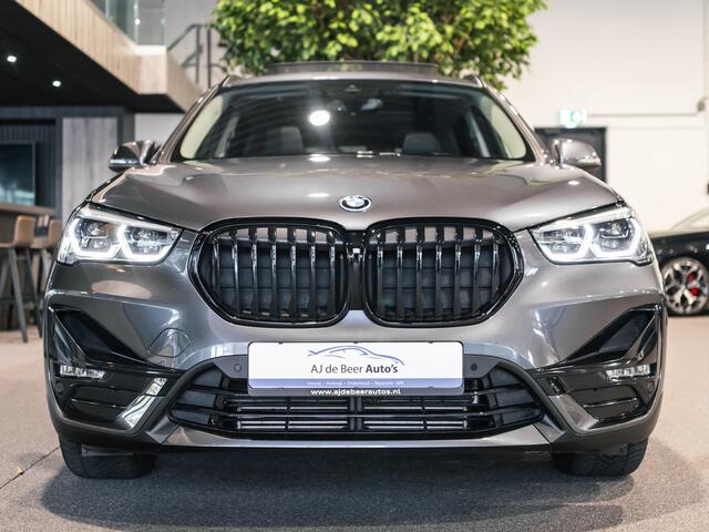 BMW X1 xDrive25e High Executive Sportline | Panorama | HUD | Volleder | Camera |