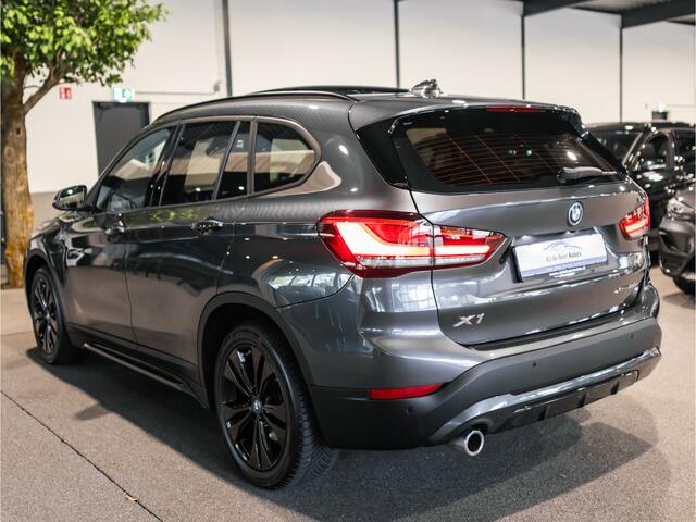 BMW X1 xDrive25e High Executive Sportline | Panorama | HUD | Volleder | Camera |