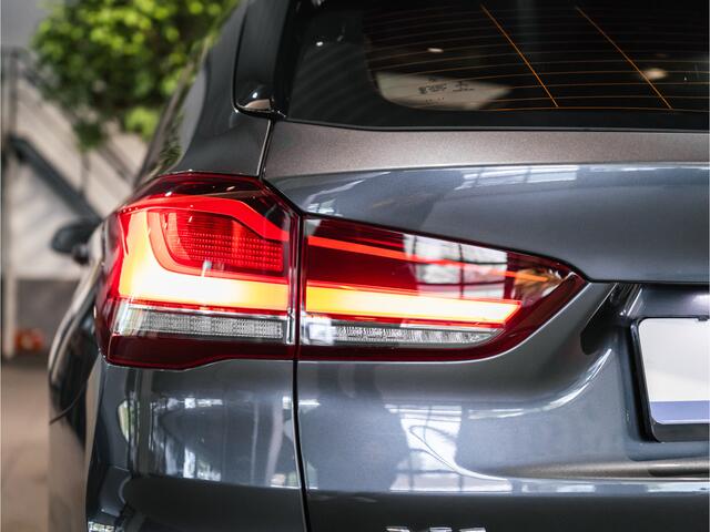 BMW X1 xDrive25e High Executive Sportline | Panorama | HUD | Volleder | Camera |