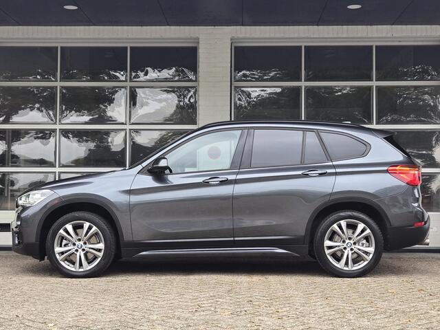 BMW X1 sDrive20i SPORTLINE | HARMAN KARDON | SPORTSTOELEN | TREKHAAK | STOELVERWARMING |