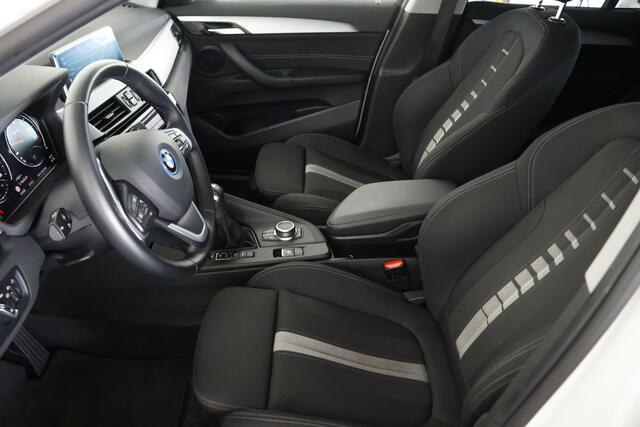 BMW X1 xDrive25e / LED / Navi / DAB / Camera / Bluetooth