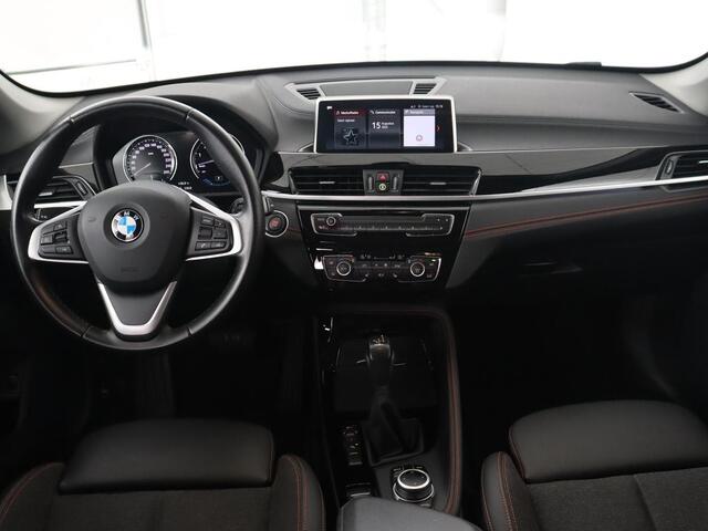 BMW X1 xDrive25e Sport Line | Stoelverwarming | Camera | Full LED | Sportstoelen | Keyless | Navigatie | Climate control | Parkeerhulp | Cruise control | DAB | Bluetooth