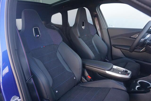 BMW X1 xDrive25e M Sportpakket 20'' / Panoramadak / Harman Kardon / Trekhaak / Elektrisch Verstelbare M Sportstoelen