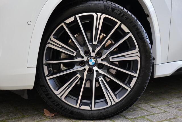 BMW X1 sDrive20i VOL | M-Sport | Pano | HUD | Harman Kardon | Keyless | Adap Cruise | 360 cam | Comf stoel + memory | Etc.