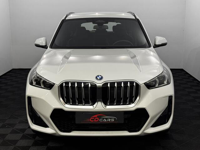 BMW X1 xDrive25e M Sport Half leder, Camera, Navi, Keyless start, Virtual desk, Stoelverwarming, Elektrische achterklep, 3 jaar garantie