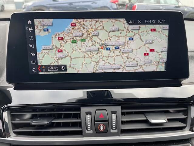 BMW X1 xDrive25e High Executive M Sport LED Head-Up Display Panoramadak Trekhaak Elek. Stoelverstelling 19 Inch Achteruitrijcamera Stuurverwarming ACC BTW Vol!!!!