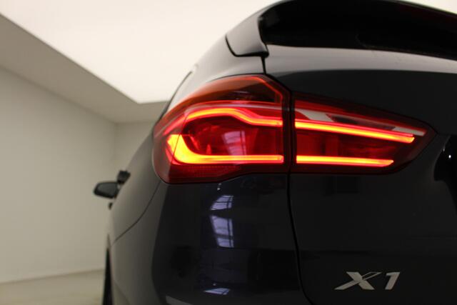 BMW X1 sDrive20i xLine | Panorama | 18" M-Sport | High Executive | Head-Up | Camera