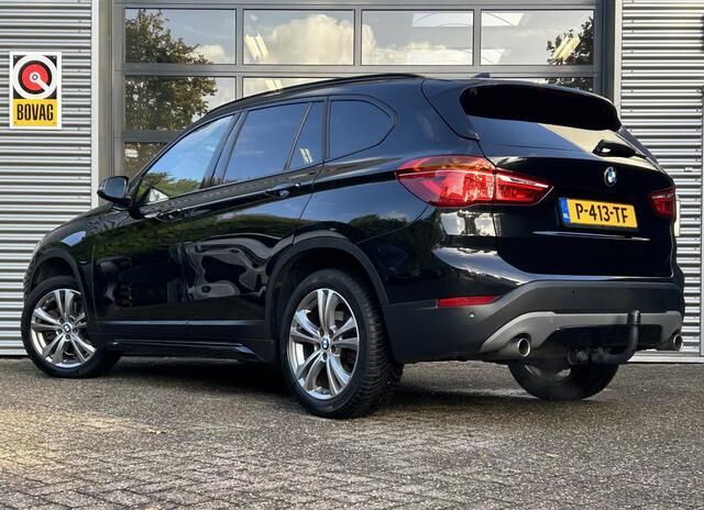 BMW X1 sDrive20i High Executive l Sfeer verlichting l Navi l Trekhaak l Electrische Klep