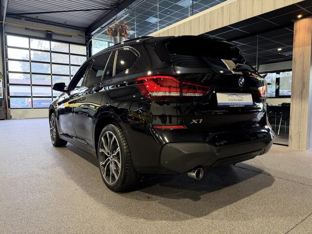 BMW X1 xDrive25e High Executive M-Sport | 19" | Camera | Trekhaak | Stoelverwarming | Navigatie | 4x4