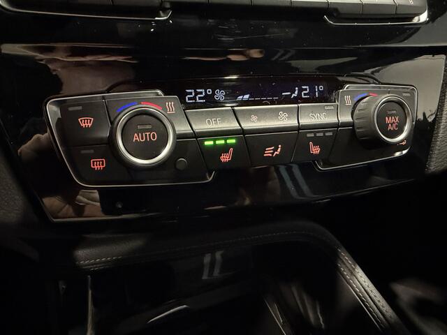 BMW X1 xDrive25e High Executive M-Sport | 19" | Camera | Trekhaak | Stoelverwarming | Navigatie | 4x4