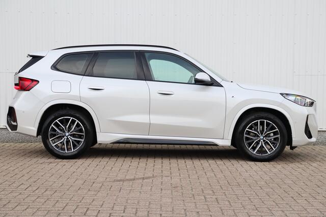 BMW X1 sDrive18i M-sport Automaat | Sportstoelen | Camera | Stoelverwarming | Carplay | Elek. Klep