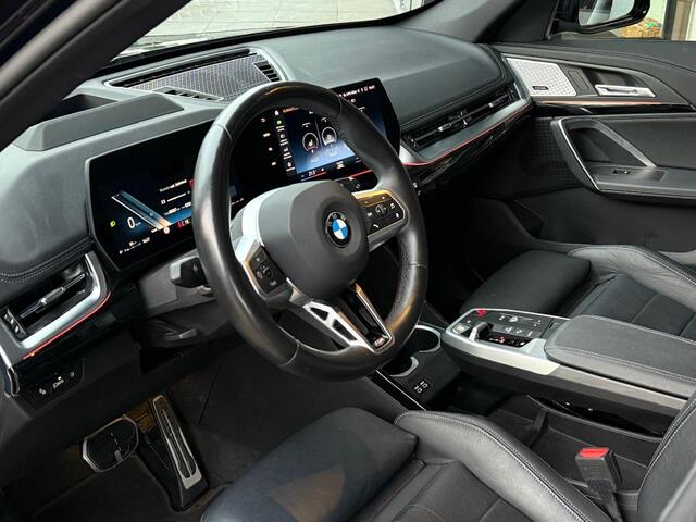 BMW X1 xDrive23i M SPORT | PANORAMADAK | TREKHAAK | HARMAN KARDON | DRIVING PROFF. | MEMORY SEATS |