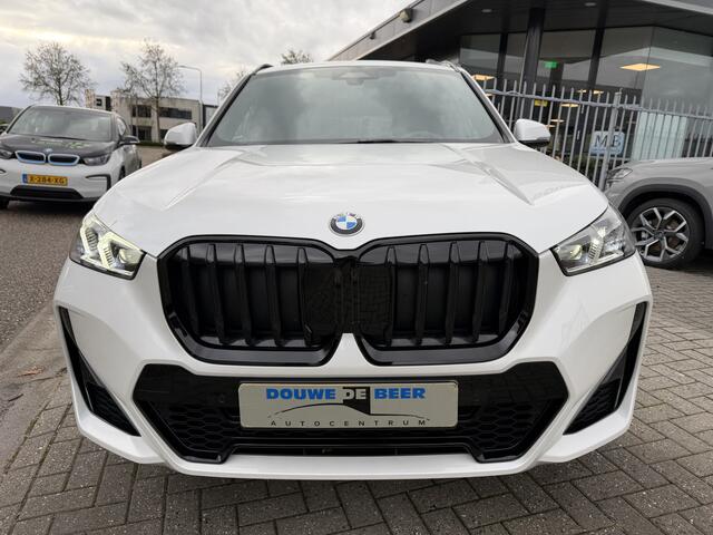 BMW X1 sDrive18i M sport Trekhaak | Adapt. Cruise | Stuurverw. | Stoelverw. | Camera