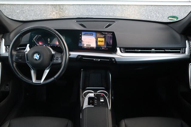 BMW X1 sDrive18i X-Line / Trekhaak / Adaptieve Cruise / 19inch / Camera /