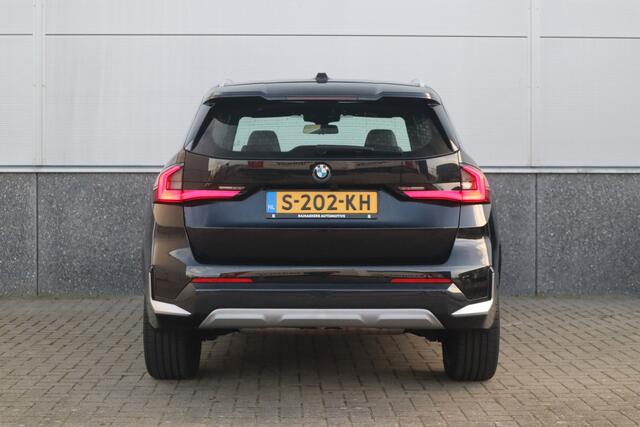 BMW X1 sDrive18i X-Line / Trekhaak / Adaptieve Cruise / 19inch / Camera /
